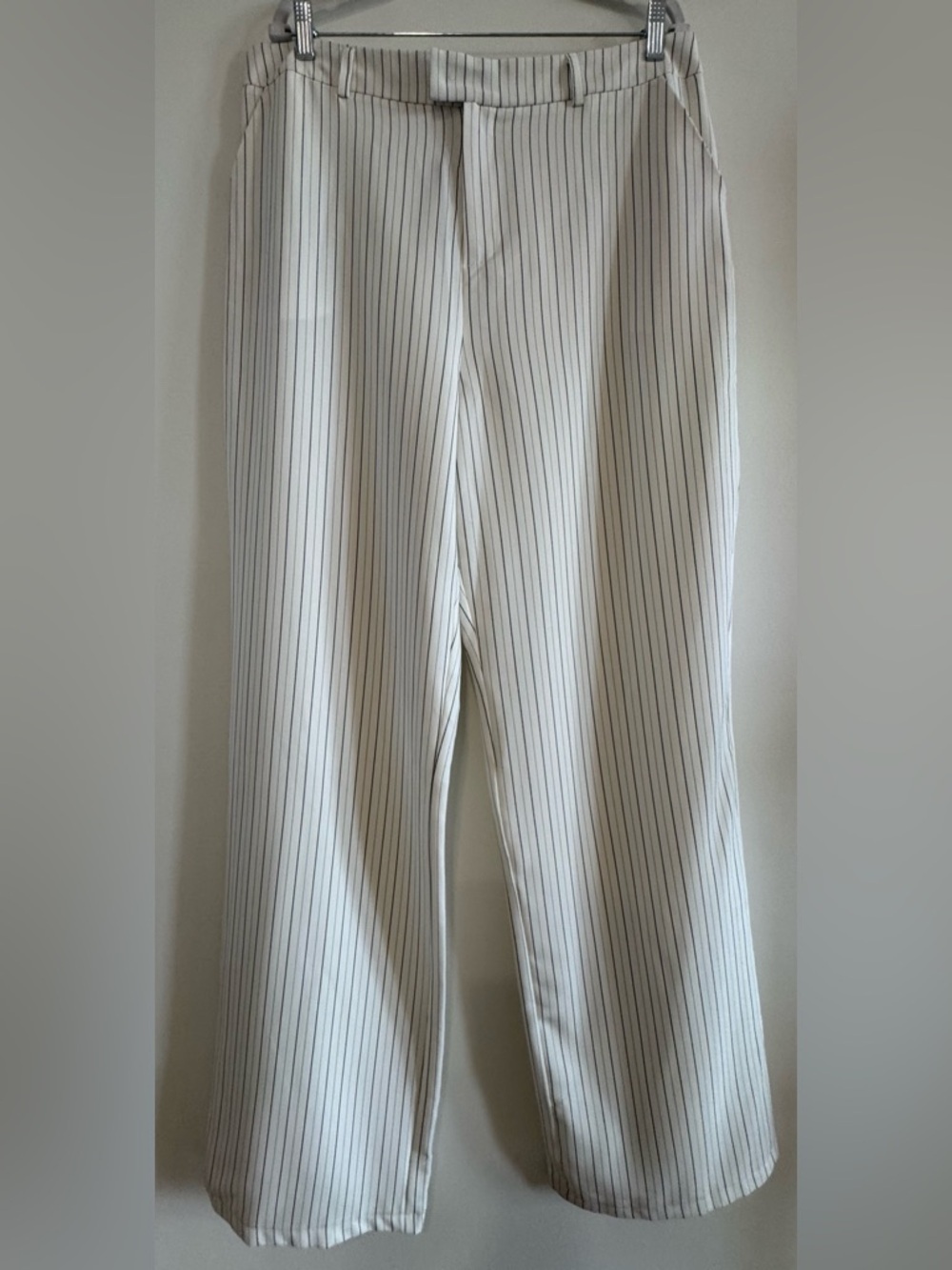 NEW Boohoo Women’s White Pinstripe Tailored Wide Leg Trousers Size 12
